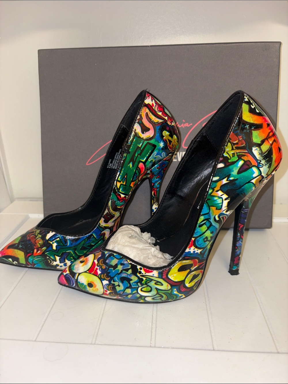 Steve Madden Black Box with Red Signature Logo